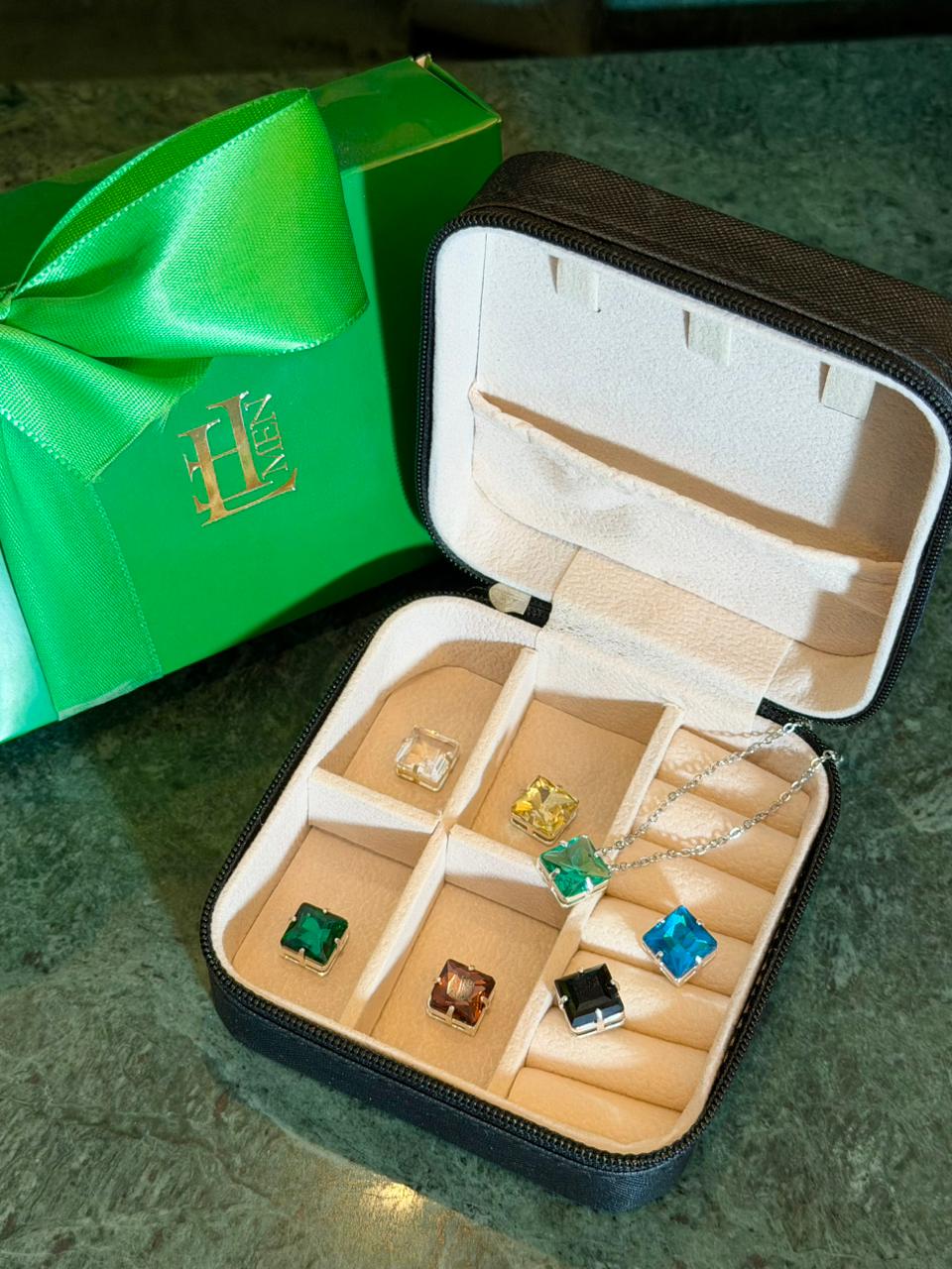 Kit Quadradinhos Clássicos + Porta Joias de Presente