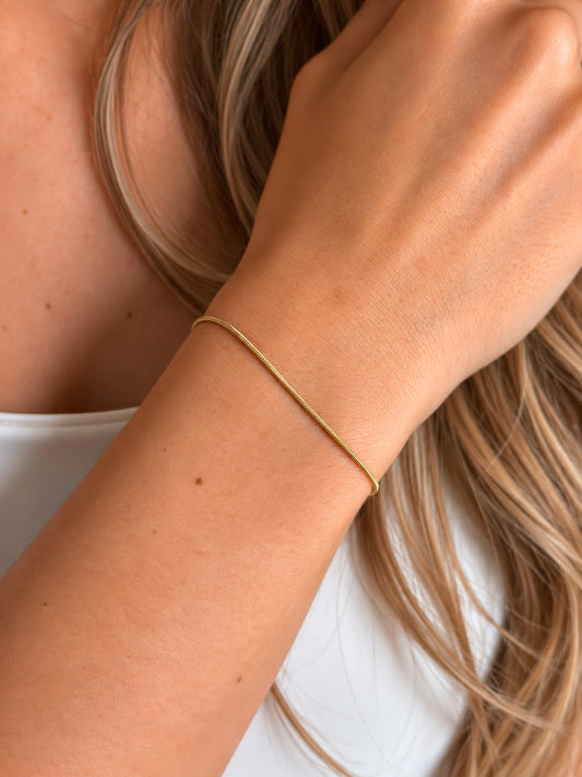 Pulseira Fio Delicate Gold