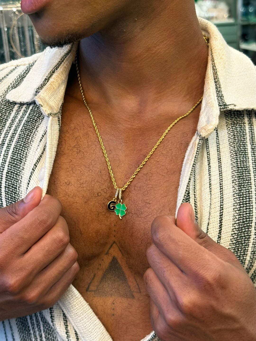 Colar Inicial Trevinho Green em DNA
